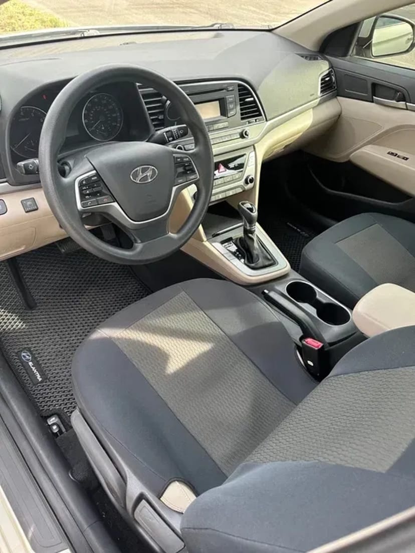Авто Hyundai Elantra
