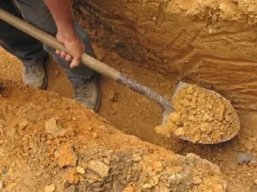 Копання траншей, Складання дров, Різноробочі