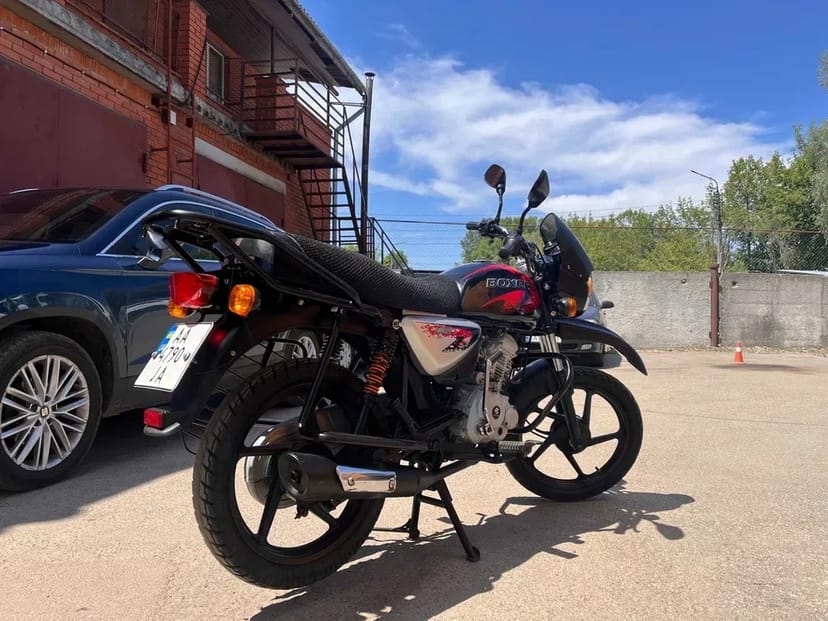 Мотоцикл (скутер) Bajaj Boxer 125/150