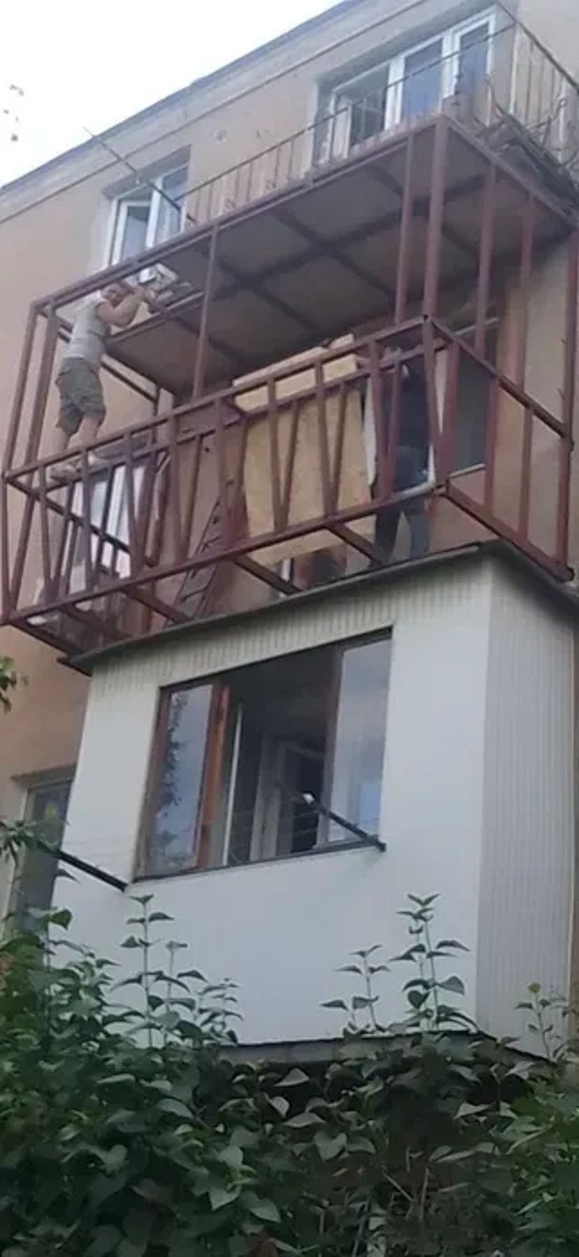 Балкони під ключ: ремонт, розширення та сучасне облаштування