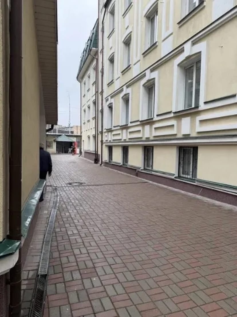 Приміщення 38 м2 в БЦ Межигірський