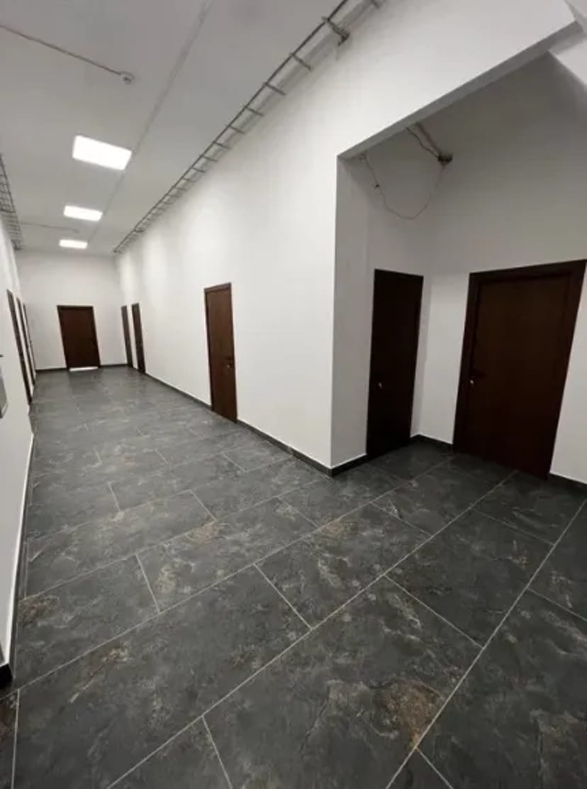 Приміщення 38 м2 в БЦ Межигірський