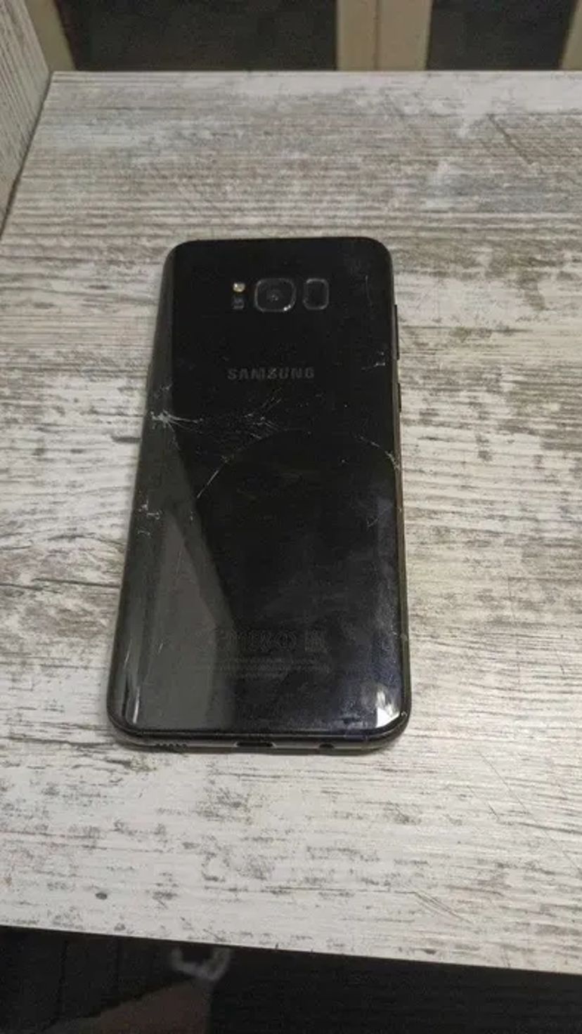 Заміна задних кришок корпусів на смартфонах