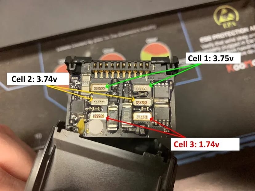 Відновлення та ремонт акумуляторів DJI Mavic. Заміна BMS плати контролера.