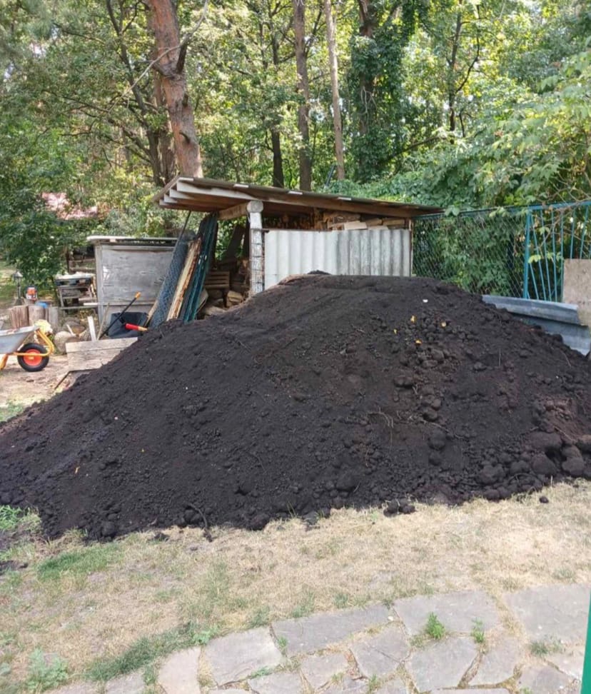 Чорнозем.Торфосуміш.Пісок річковий. Яружний пісок.Щебінь. Відсів.