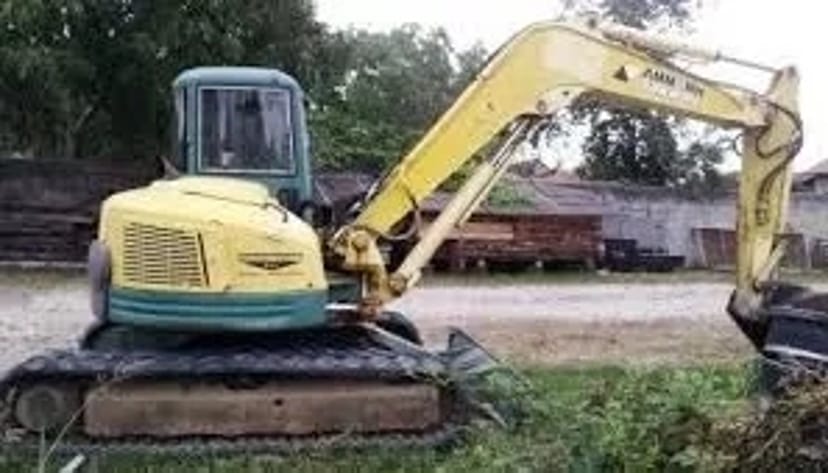 Гідромолот на базі повноповоротного екскаватора Yanmar 6 тонн