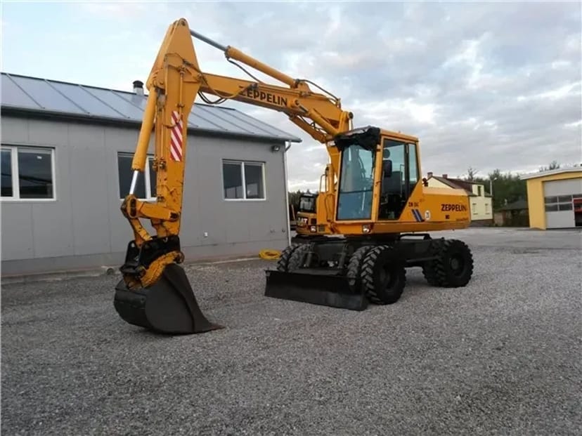 Екскаватор повноповоротний