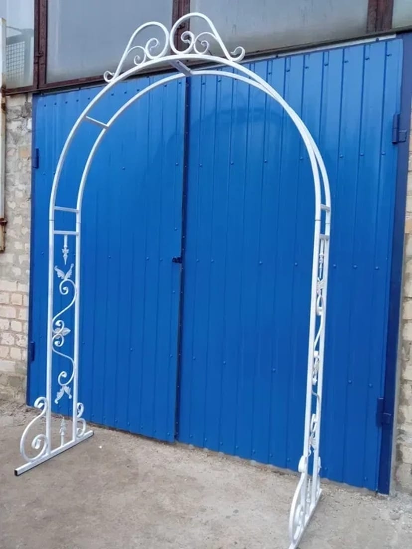 Весільна арка кована