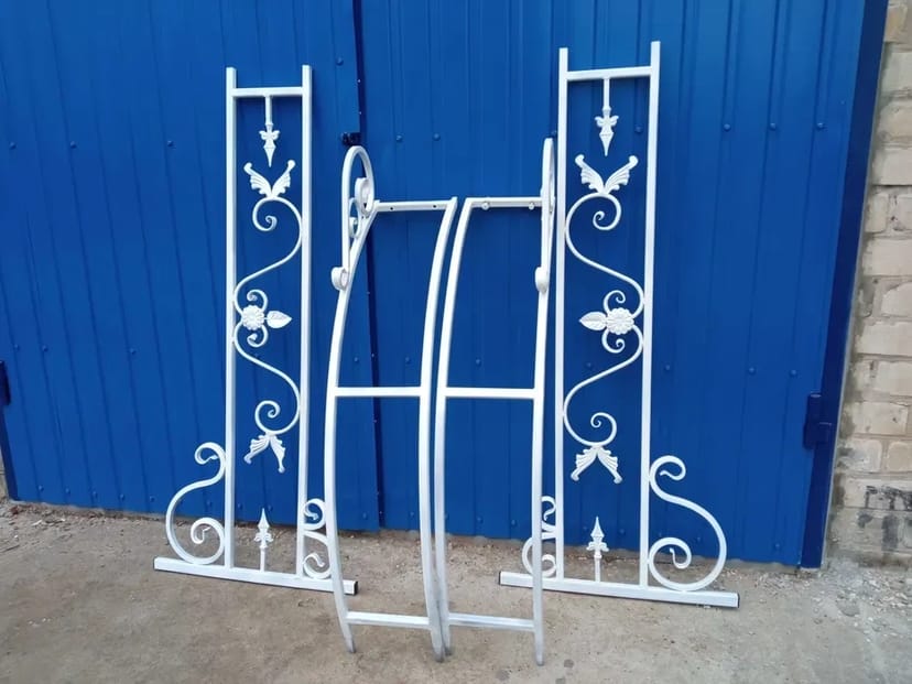 Весільна арка кована