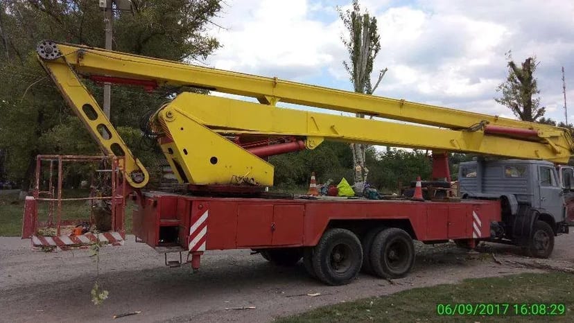 Професійна Автовишка від 15 до 45 метрів