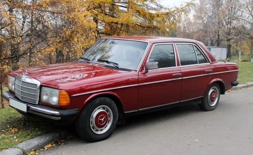 216 Ретро авто на зйомки Mercedes W123