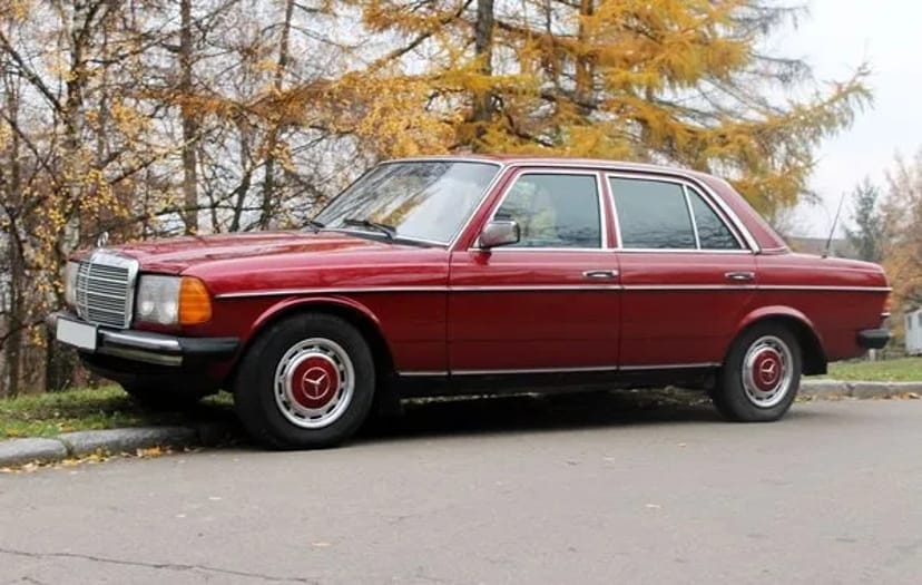 216 Ретро авто на зйомки Mercedes W123