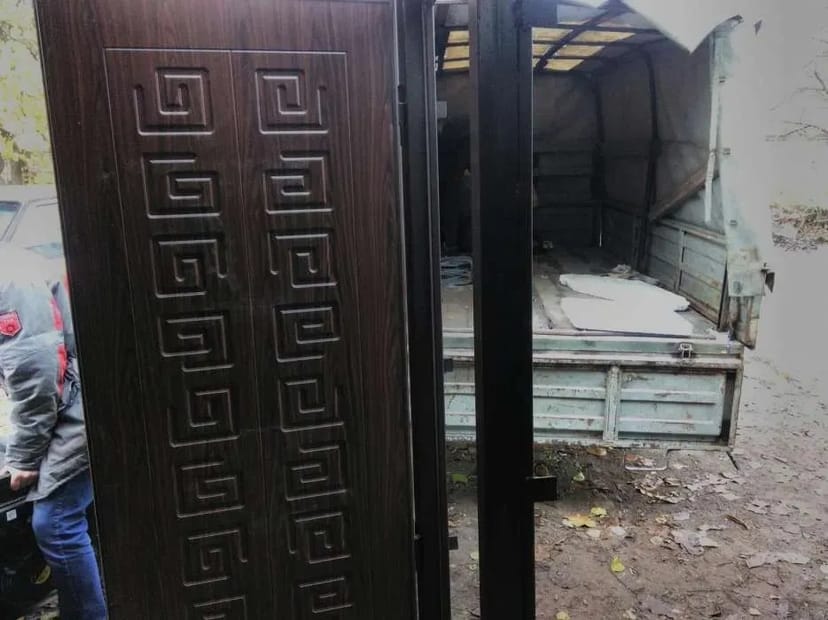 Виробництво та встановлення металевих дверей