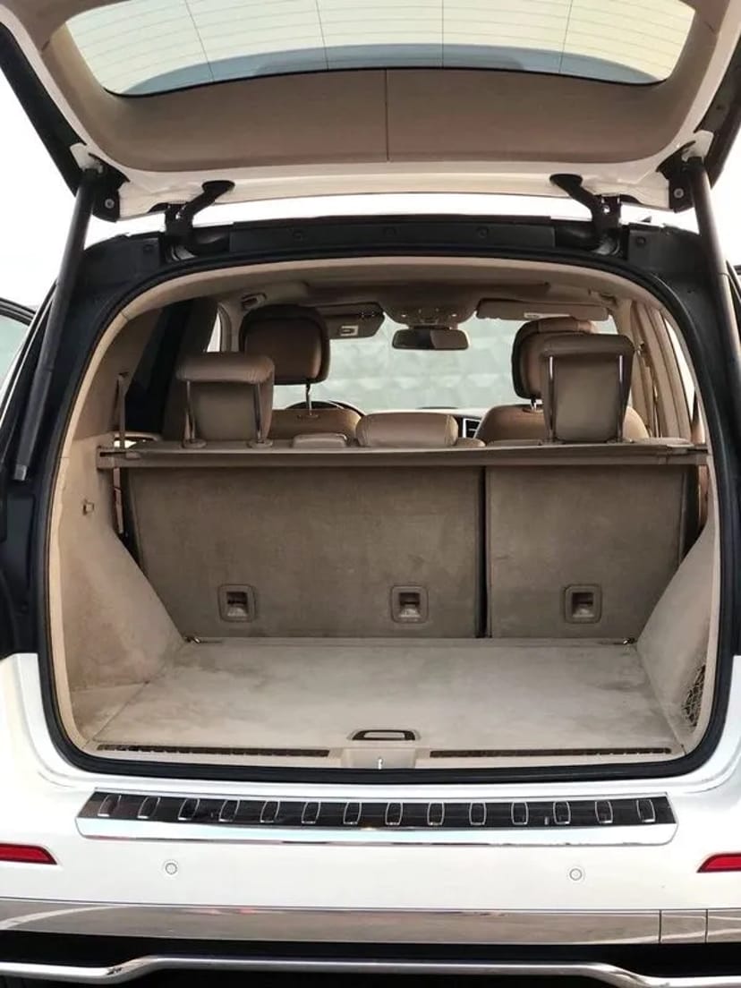 119 Позашляховик на весілля Mercedes Benz ML білий
