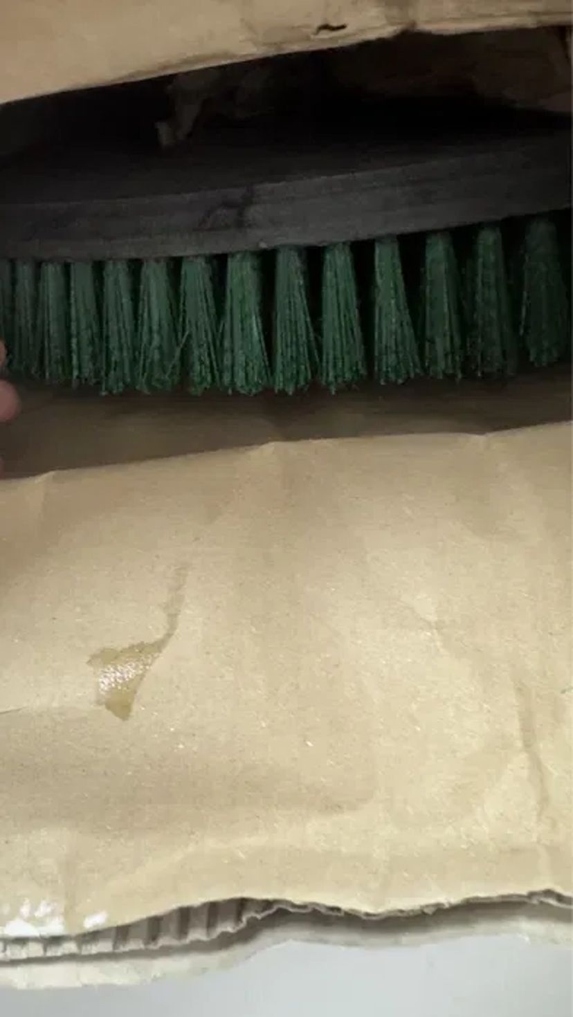 Заміна нової ворси для щіток підлогомийних машин