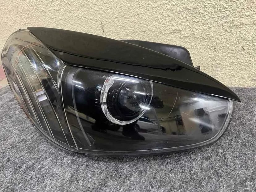 Установка лінз у фари, магітол, камер заднього виду, парктроніки