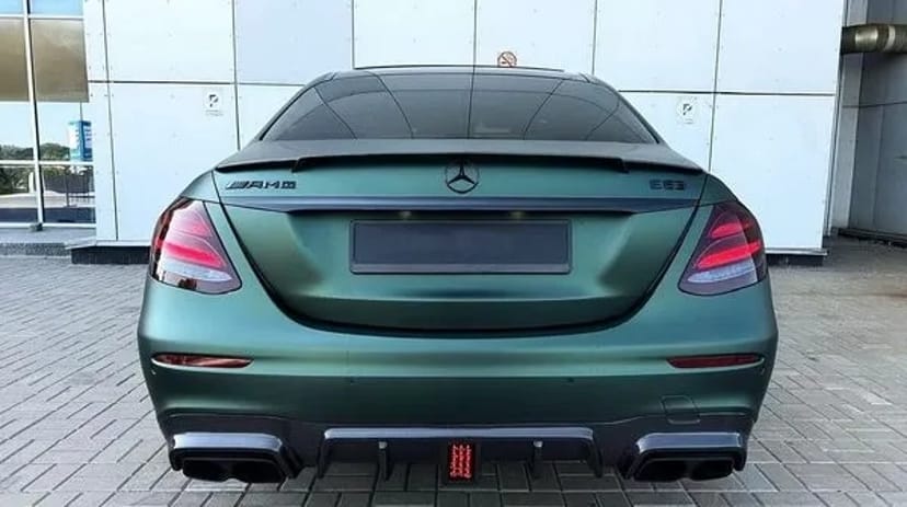 207 Mercedes Benz E63s без водія в Києві