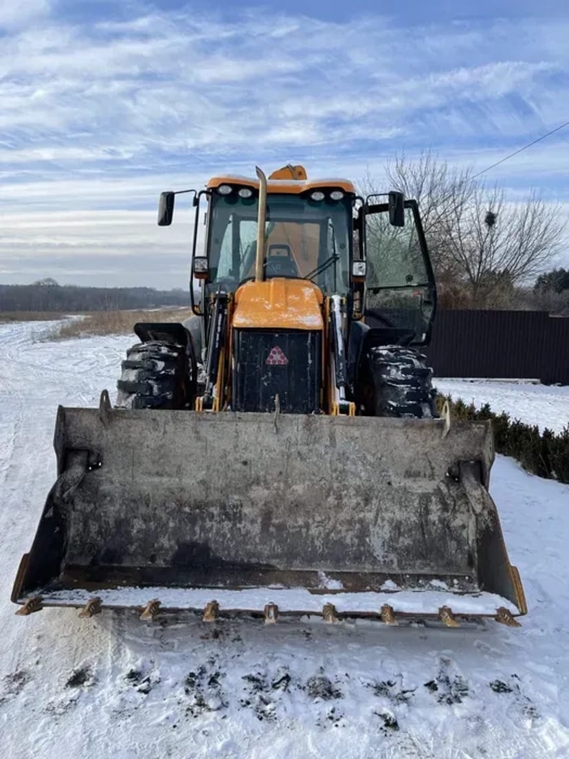 Послуги JCB 4CX та 3CX: Копання Котлованів, Траншей, Септиків та Планування. Київ та Регіон!