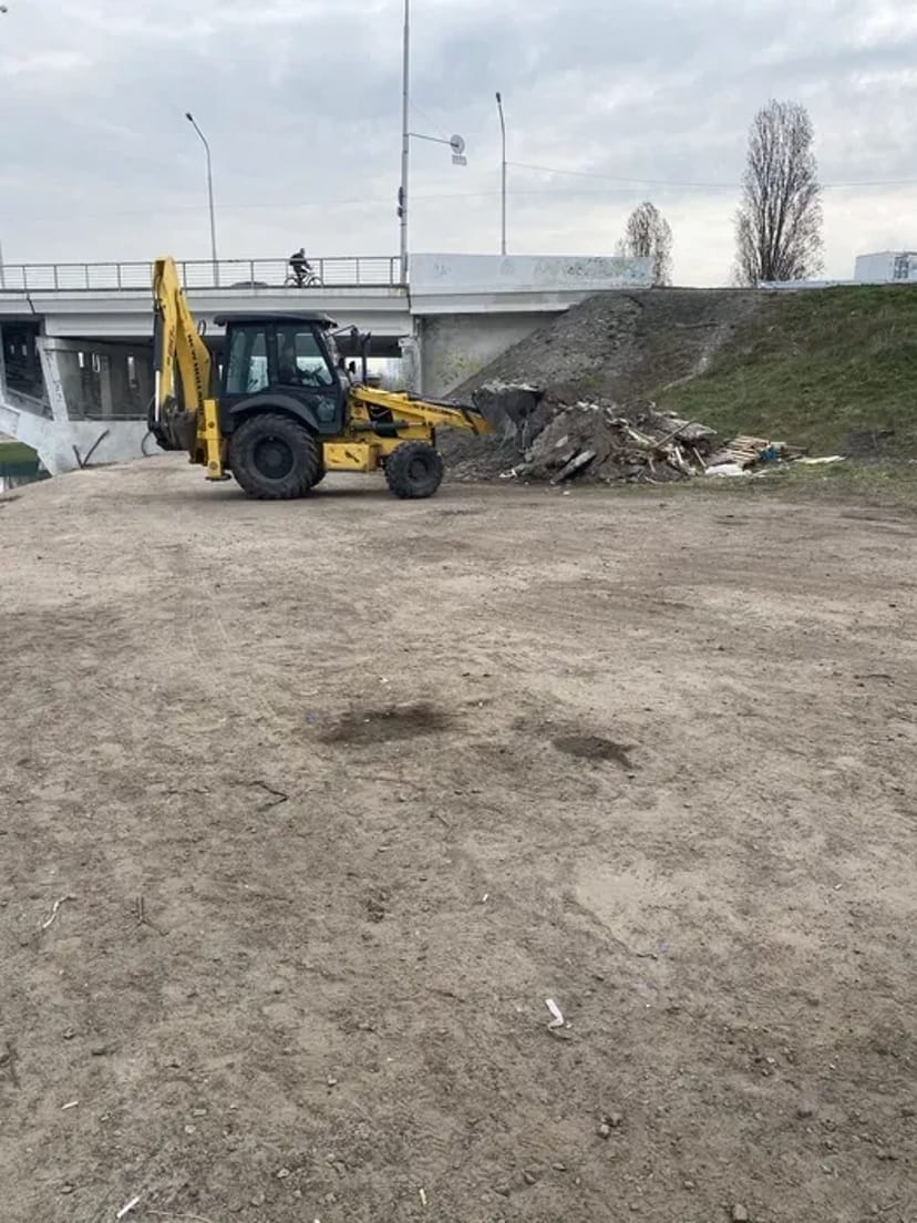 Послуги JCB 4CX та 3CX: Копання Котлованів, Траншей, Септиків та Планування. Київ та Регіон!