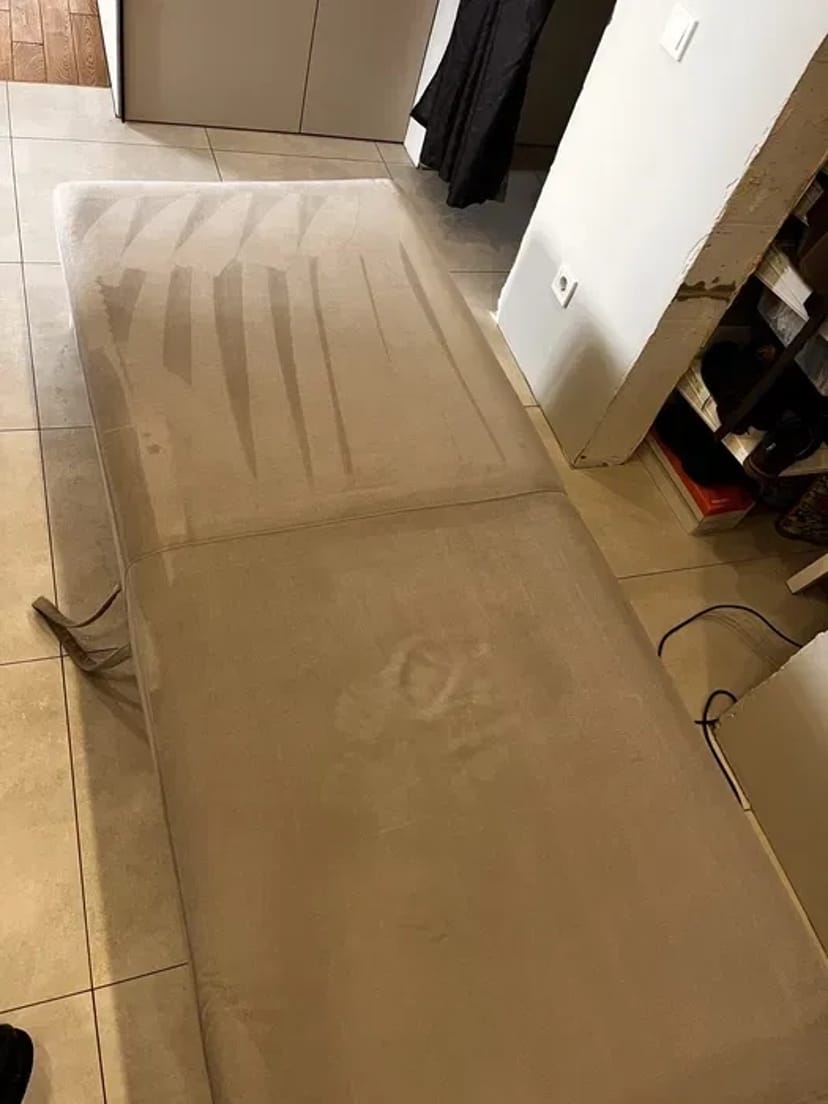 Хімчистка мʼяких меблів | послуги клінінгу | миття вікон | чистка дому