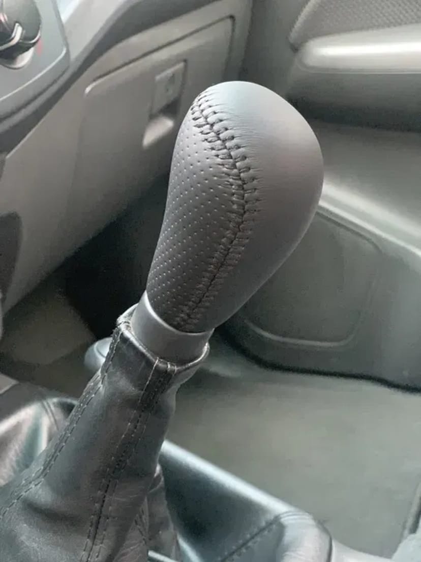 Перетяжка автомобільного руля — оновлення, комфорт і стиль