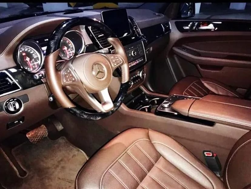 361 Позашляховик на весілля Mercedes Benz GLS 350d AMG чорний
