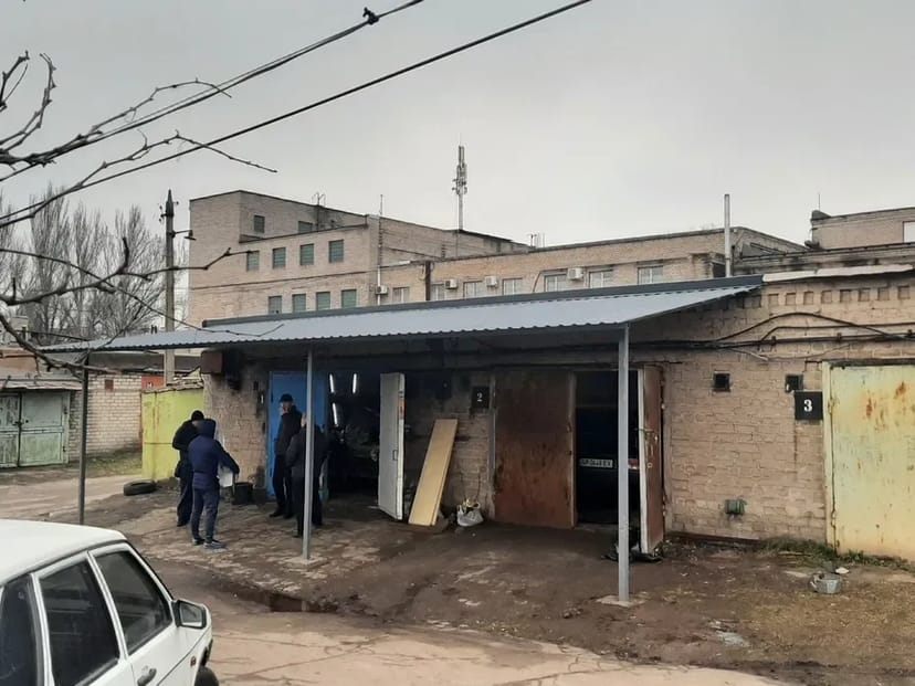 Навіси, фронтони, паркани під замовлення — професійний підхід