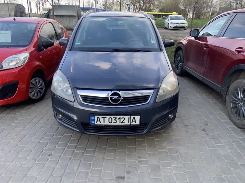 Opel Zafira: Надійний вибір для вашої поїздки!