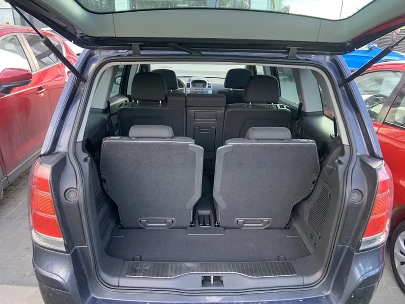 Opel Zafira: Надійний вибір для вашої поїздки!