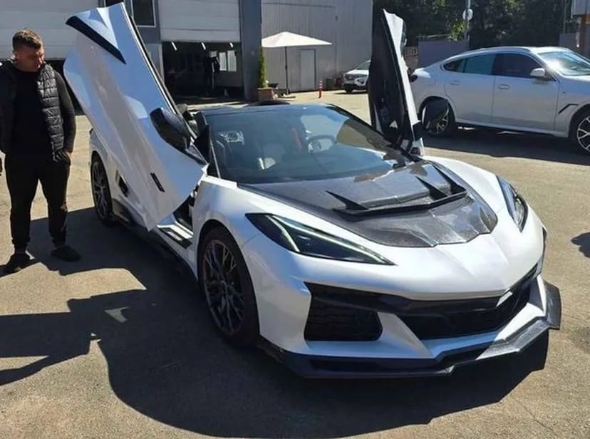 366 Кабріолет на весілля фотосесію Chevrolet Corvette білий