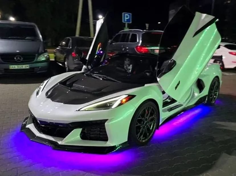 366 Кабріолет на весілля фотосесію Chevrolet Corvette білий