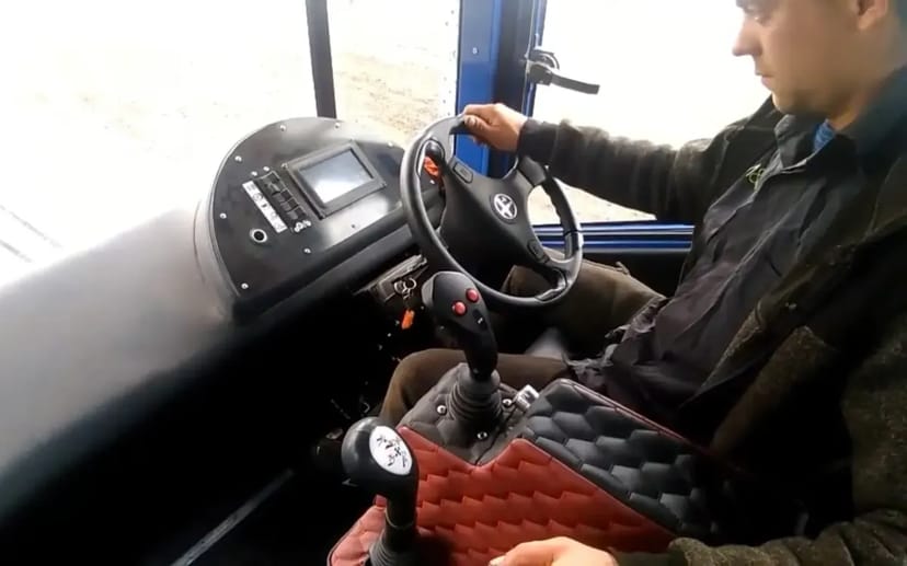 Переобладнання тракторів ХТЗ Т-150, 17021/17221, 242/243 на двигун Volvo