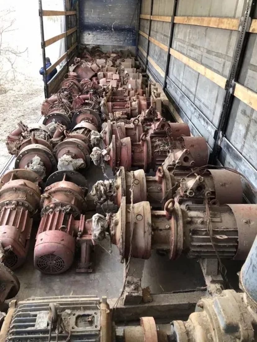 Цікавить електродвигуни редуктори тельфери лебедки електромотори насоси