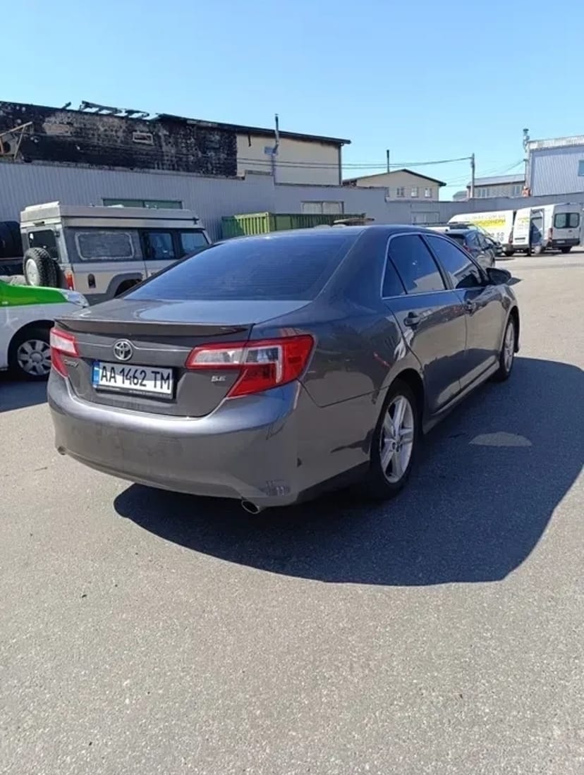 Авто Toyota Camry 50 для роботи в таксі
