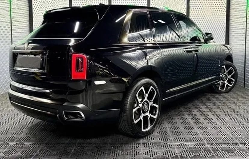 408 vip авто Rolls-Royce Cullinan без водія з водієм