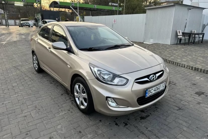 Автомобіль Хюндай Accent під таксі