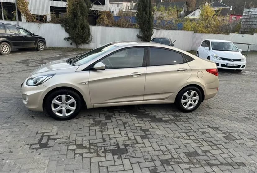 Автомобіль Хюндай Accent під таксі