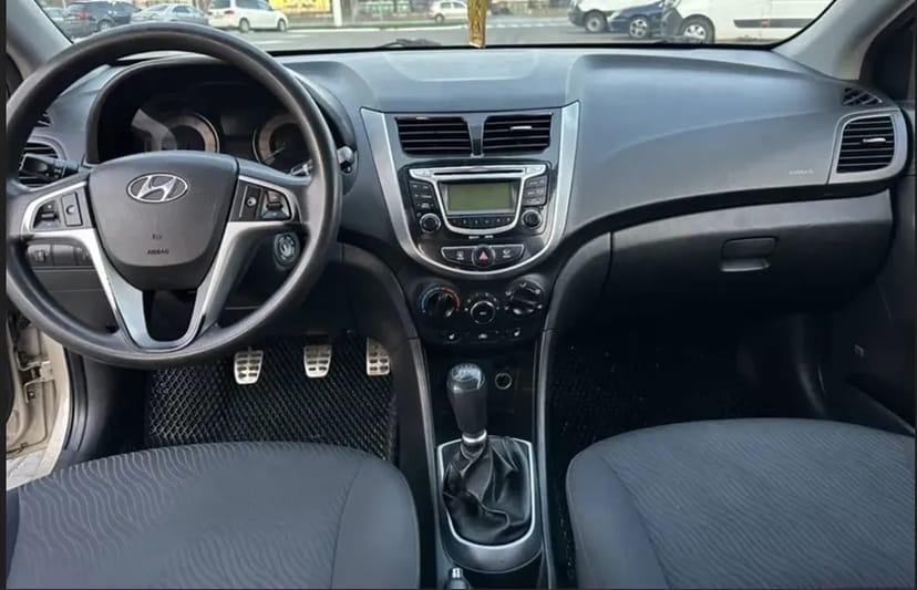 Автомобіль Хюндай Accent під таксі