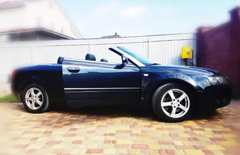 223 Кабріолета Audi A4 чорний на весілля