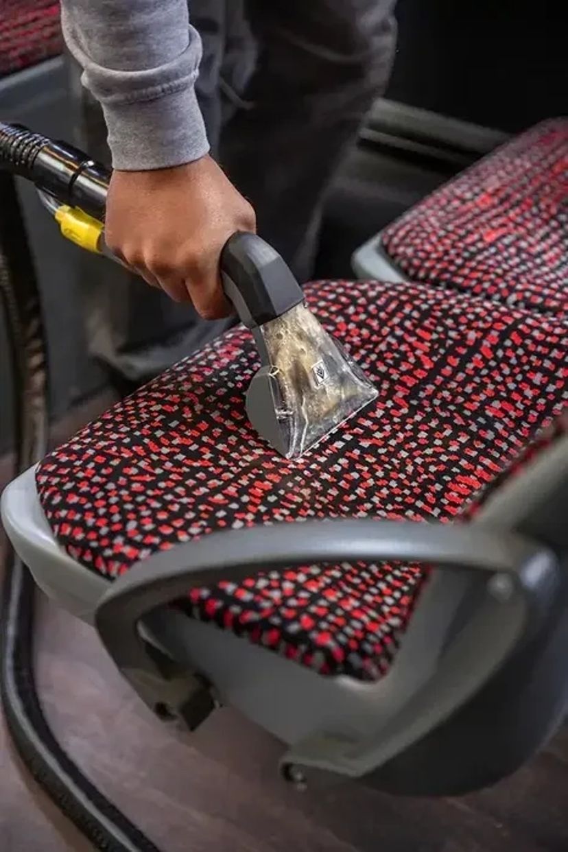 Миючий пилосос з аквафільтром Karcher Puzzi 8/1