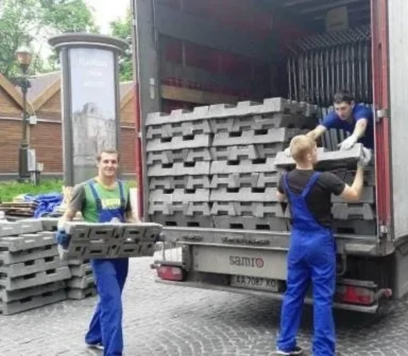 ВАНТАЖНИКИ, Вантажні Перевезення: Послуги вантажників .