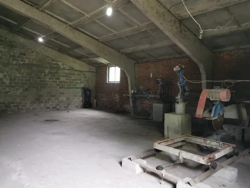  Складскі та офісні приміщення