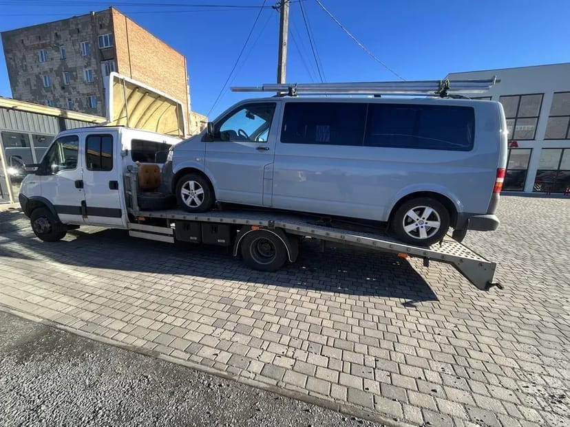 Евакуатор в Корець, лафета, лавета, автовоз. Эвакуатор Корець