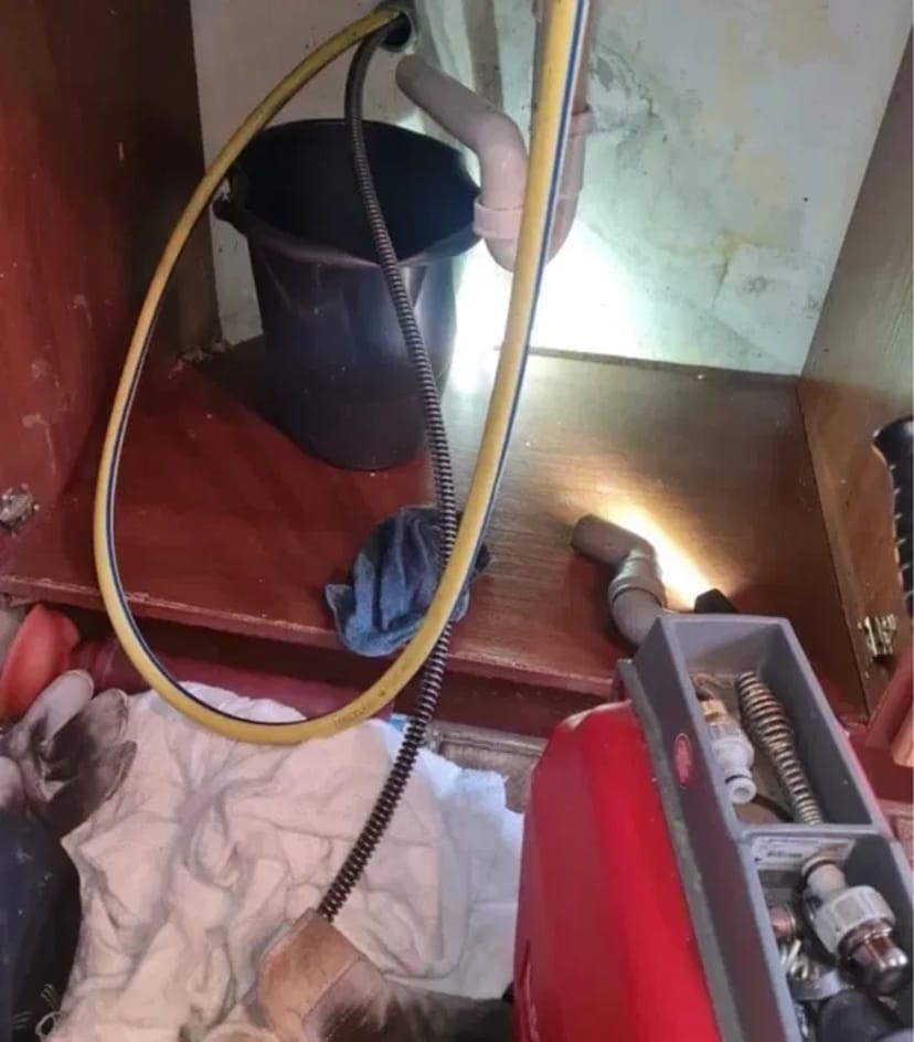 Чистка труб,пробивка каналізацій,водостоки,Аварійна чистка.Сантехтик.