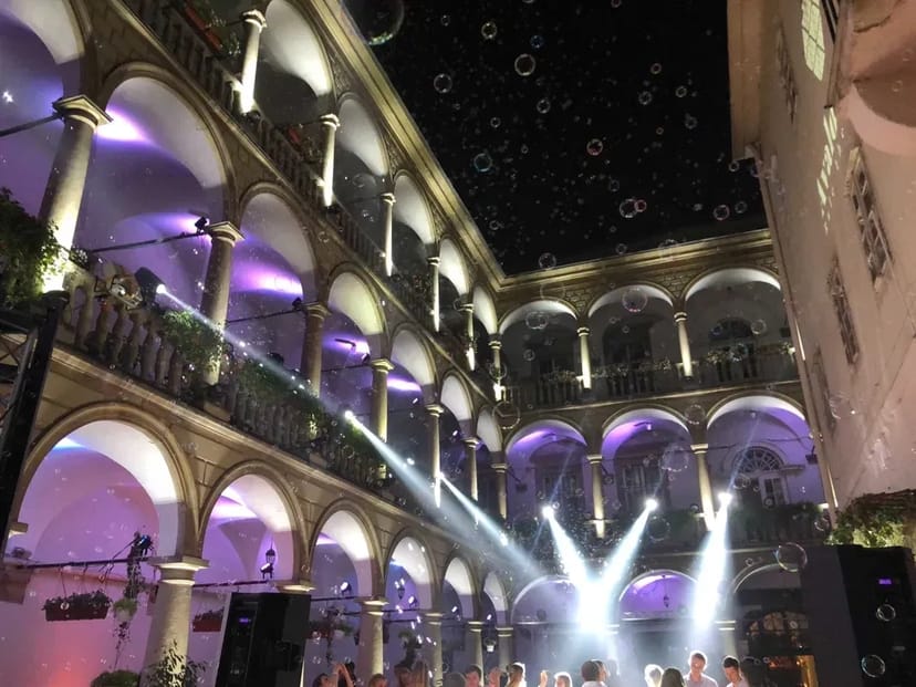 Освітлення Залу , Підсвітка