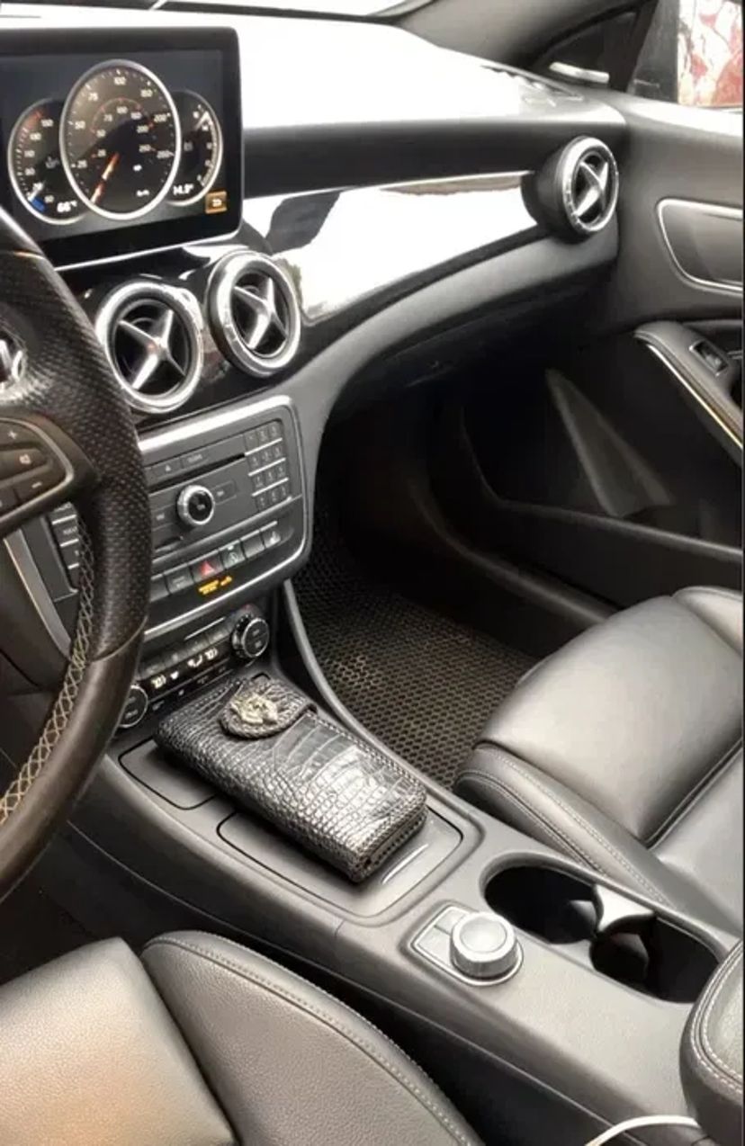 Авто 600 грн Mercedes CLA AMG з водієм