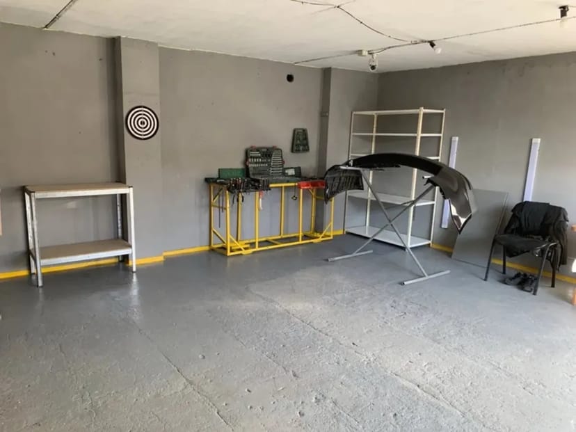 Гараж 180 м², охоронювана автостоянка «Простор»