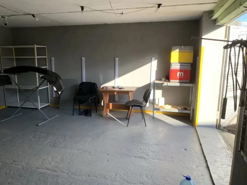 Гараж 180 м², охоронювана автостоянка «Простор»