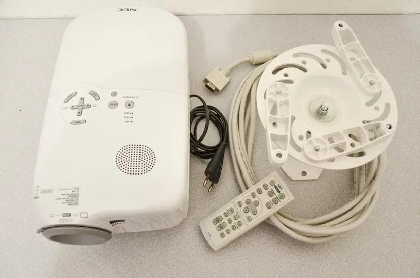 Видеопроектор NEC HT410