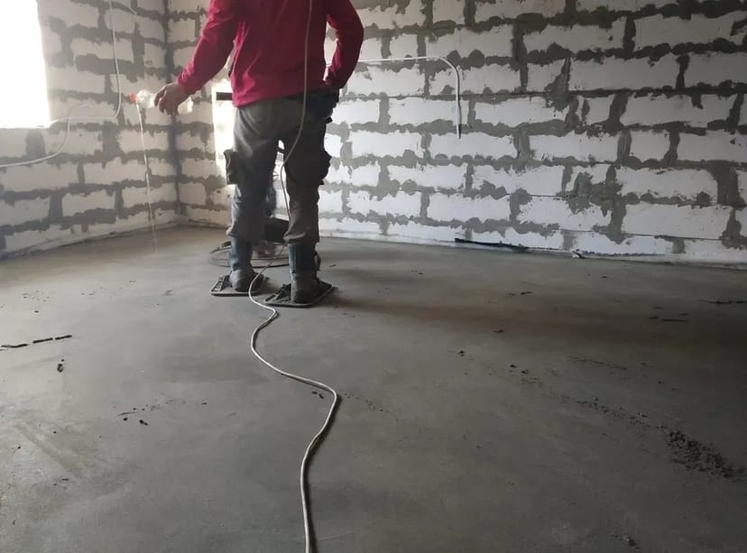 Машинная стяжка пола, выравнивание пола, полусухая стяжка, заливка пола. 200 грн/кв.м работа